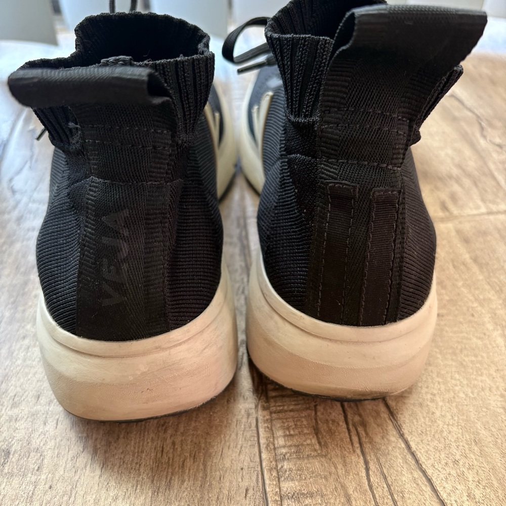 Rick Owens x Veja Sneakers - Picture 7 of 9